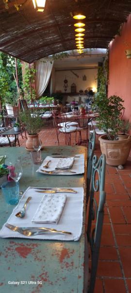Le Belvédère - Chambres d'hôtes de charme et Restaurant